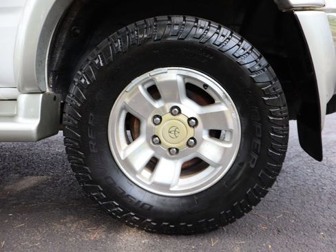 Used 2000 Toyota 4Runner SR5 image 41