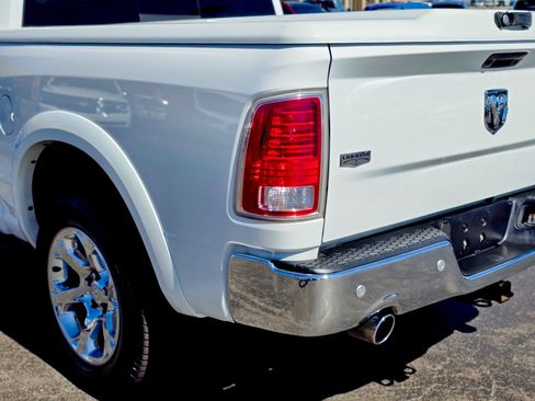 Used 2018 RAM 1500 Laramie w/ Convenience Group AWD/4WD image 11