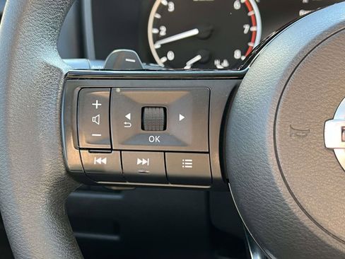 Used 2021 Nissan Rogue SV image 22