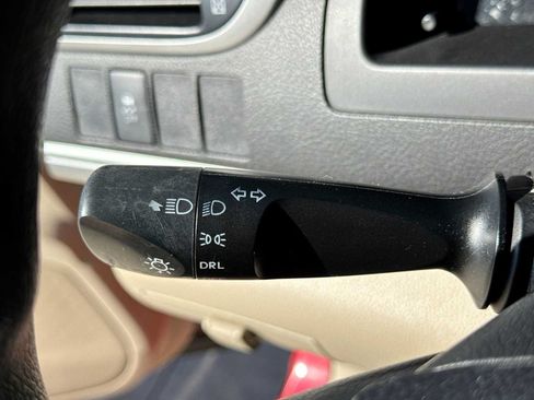 Used 2014 Toyota Camry FWD image 25