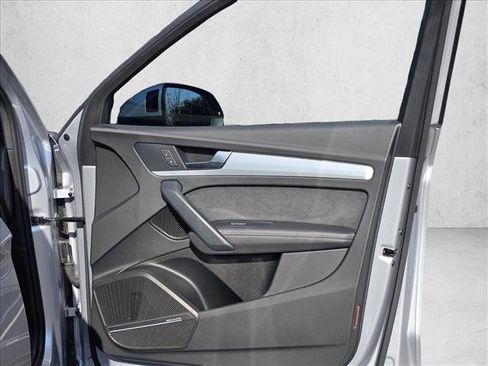 Certified 2023 Audi Q5 e Prestige w/ Prestige Package image 11