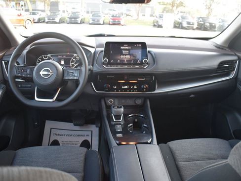 Used 2023 Nissan Rogue SV FWD image 28