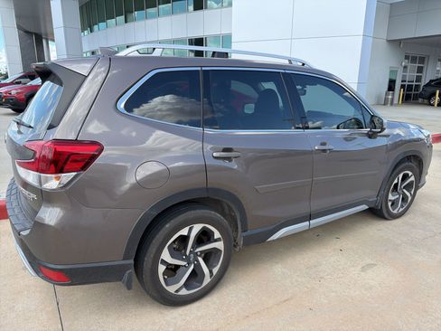Used 2023 Subaru Forester Touring w/ Popular Package #3 image 2