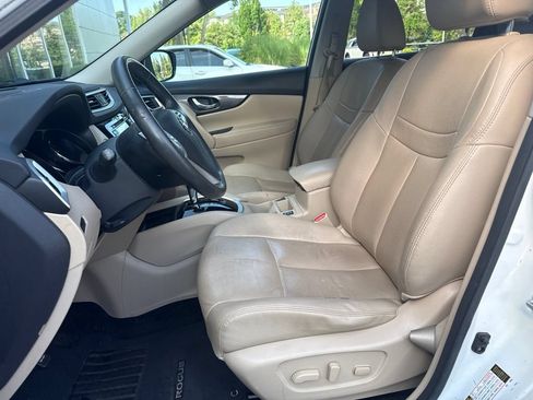 Certified 2016 Nissan Rogue SL w/ SL Premium Package FWD image 7