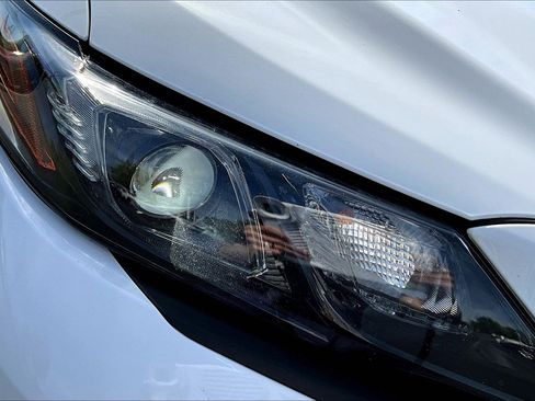 Used 2022 Toyota Camry SE w/ Convenience Package image 32