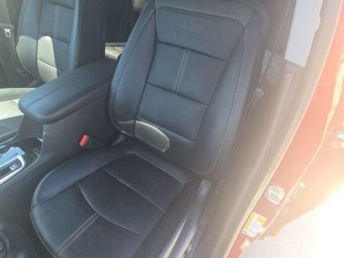 Used 2023 Chevrolet Equinox Premier AWD/4WD image 10