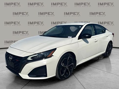 Used 2025 Nissan Altima 2.5 SR FWD image 1