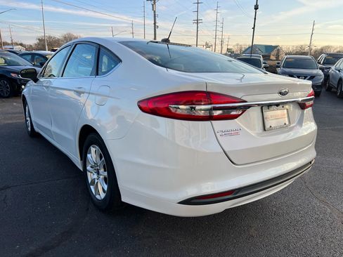 Used 2018 Ford Fusion S image 3