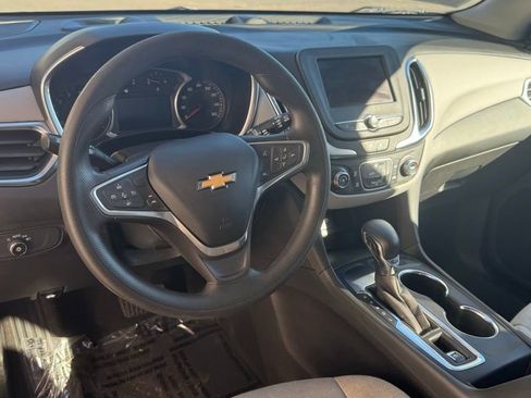 Used 2022 Chevrolet Equinox LT image 11