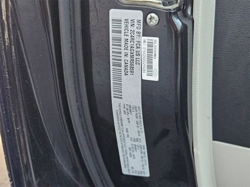 Used 2021 Chrysler Voyager L image 41