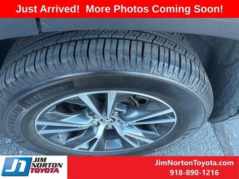 Used 2017 Toyota Highlander LE image 7
