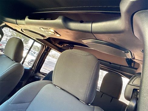 Used 2021 Jeep Wrangler Unlimited Sport image 19