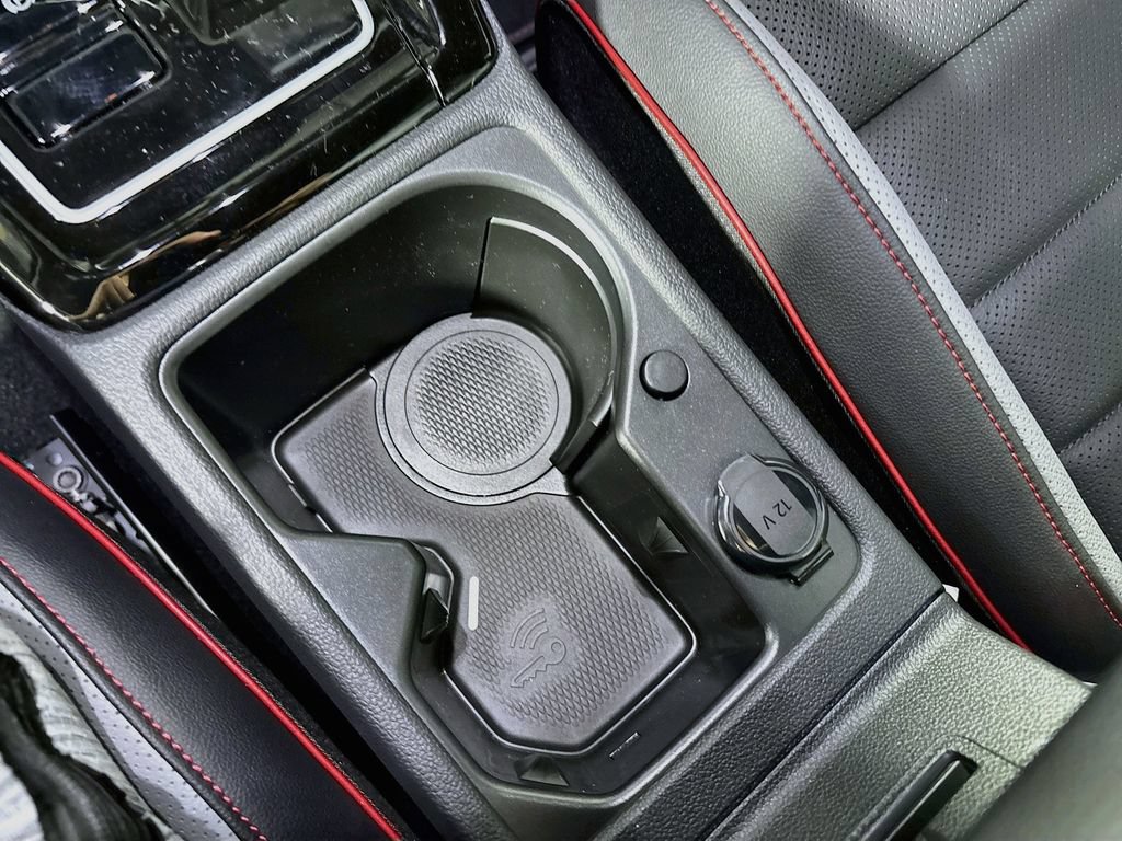 New 2026 Volkswagen GTI SE FWD image 15