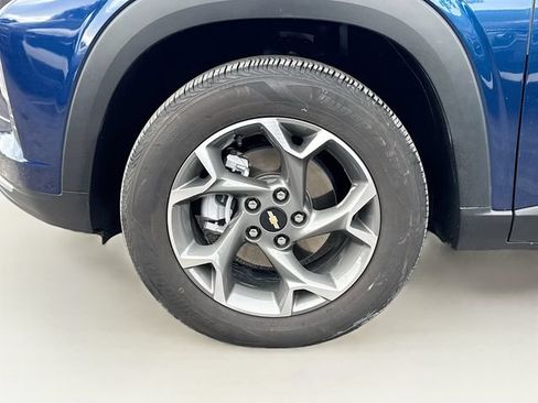 Used 2024 Chevrolet Trax LT w/ Driver Confidence Package FWD image 37