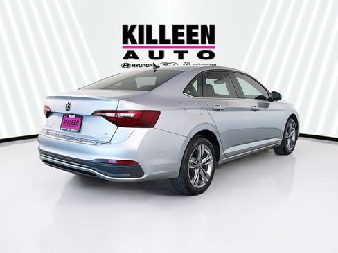 Used 2023 Volkswagen Jetta SE FWD image 7