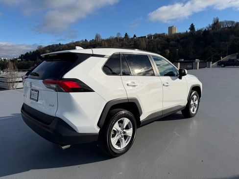 Used 2021 Toyota RAV4 XLE image 6