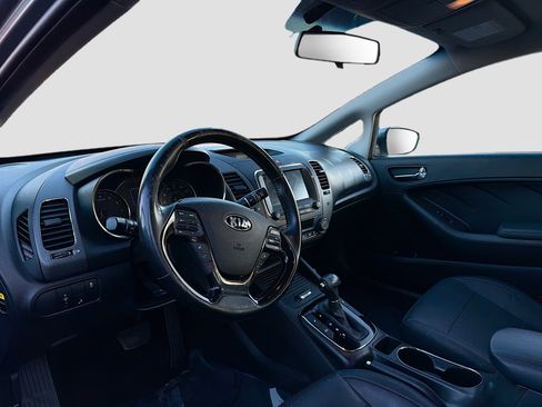 Used 2018 Kia Forte EX image 3