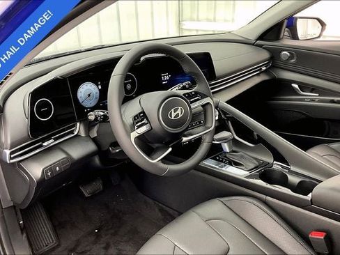 Used 2025 Hyundai Elantra Limited FWD image 8