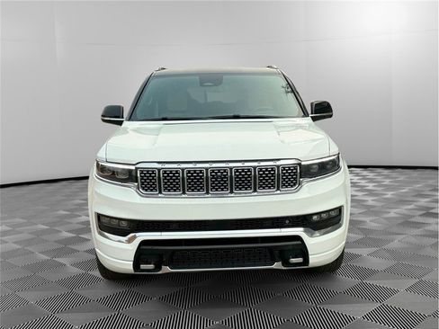 Used 2024 Jeep Grand Wagoneer Series III w/ HD Trailer Tow Package AWD/4WD image 8