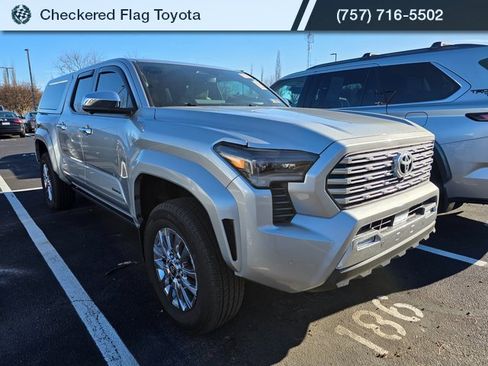 Used 2024 Toyota Tacoma Limited w/ Limited Package (LT) image 3
