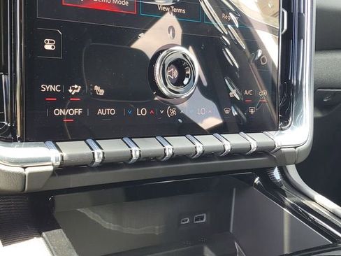 New 2026 GMC Yukon XL Elevation image 23