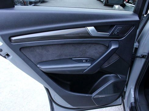 Used 2019 Audi SQ5 Prestige w/ Prestige Package image 18