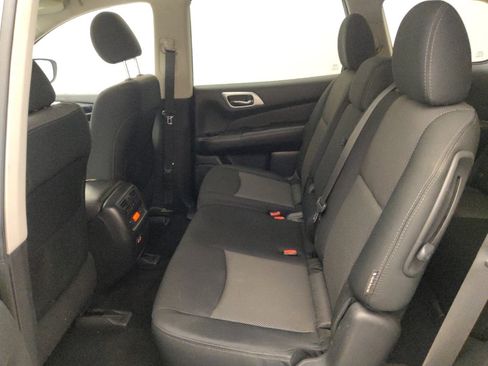 Used 2019 Nissan Pathfinder SV FWD image 18