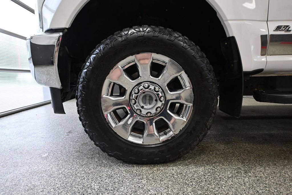 Used 2017 Ford F350 Lariat w/ Lariat Ultimate Package AWD/4WD image 11