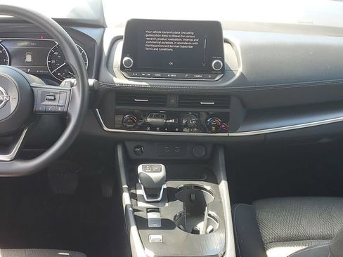Certified 2024 Nissan Rogue SV FWD image 22