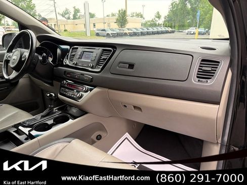 Used 2016 Kia Sedona EX FWD image 11