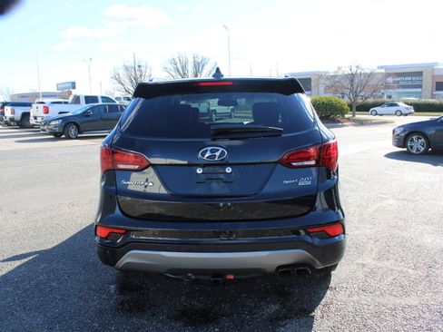 Used 2018 Hyundai Santa Fe Sport image 8