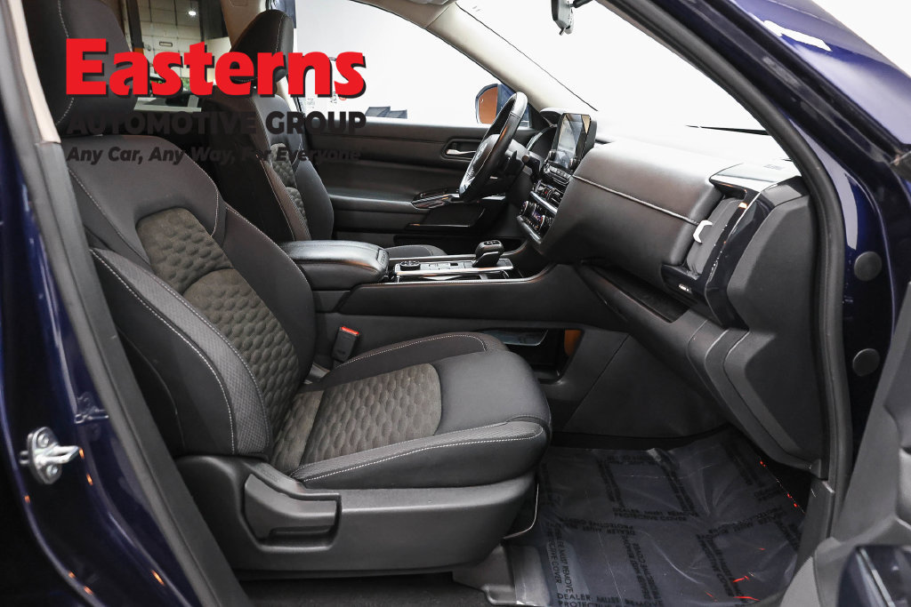 Used 2022 Nissan Pathfinder SV AWD/4WD image 25