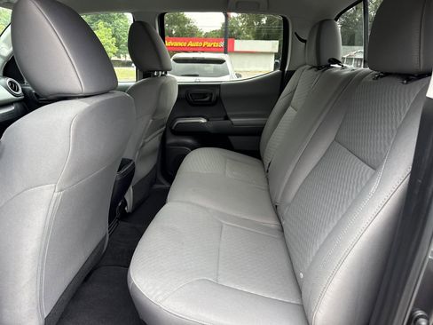 Used 2023 Toyota Tacoma SR5 RWD image 10