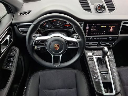 Used 2020 Porsche Macan AWD/4WD image 10