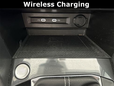 Certified 2022 Volkswagen Tiguan SE image 31