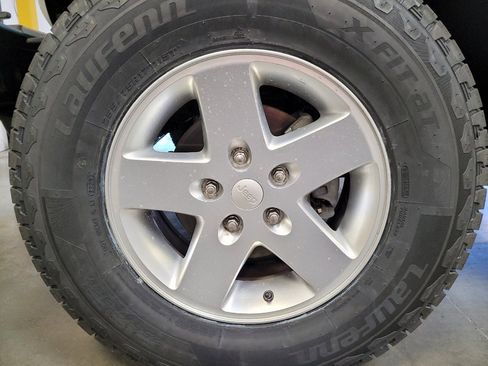 Used 2014 Jeep Wrangler Sport w/ Quick Order Package 24S AWD/4WD image 31