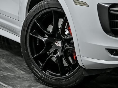 Used 2016 Porsche Cayenne GTS AWD/4WD image 3