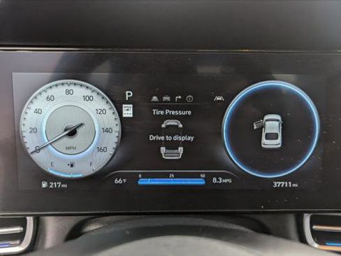 Used 2024 Hyundai Elantra SEL image 24