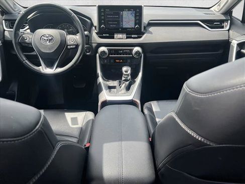 Used 2020 Toyota RAV4 Limited FWD image 19