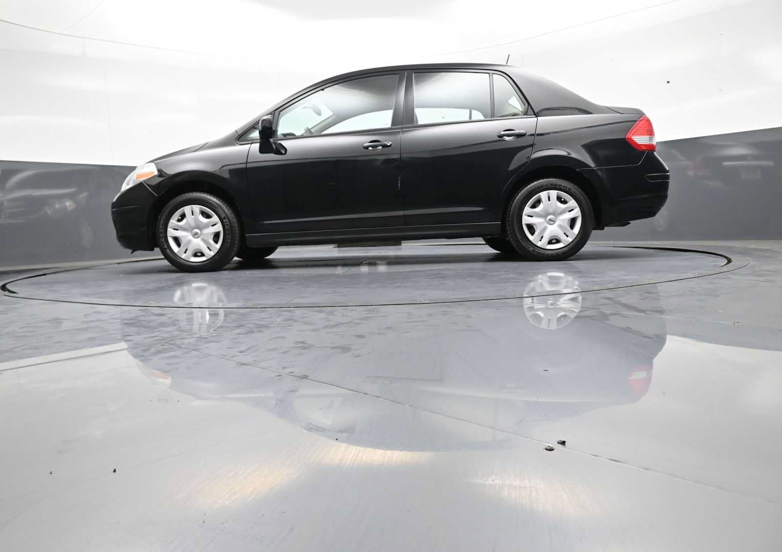 Used 2011 Nissan Versa 1.8 S FWD image 31