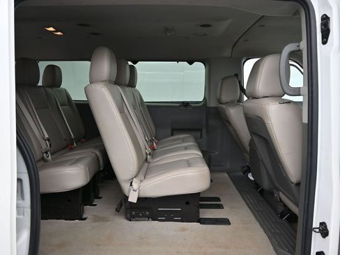 Used 2016 Nissan NV 3500 SL RWD image 24