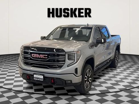 Certified 2025 GMC Sierra 1500 AT4 w/ AT4 Premium Package AWD/4WD image 6