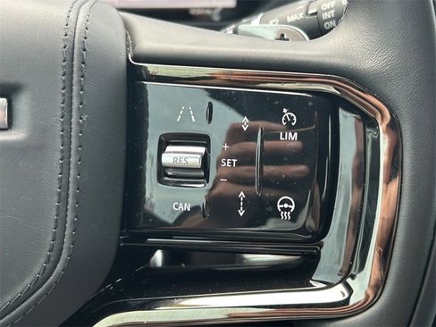 Used 2025 Land Rover Range Rover Velar Dynamic SE image 41