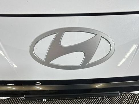 Used 2024 Hyundai Elantra Limited FWD image 8