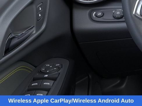 New 2026 Chevrolet Trax ACTIV w/ Sunroof Package FWD image 23