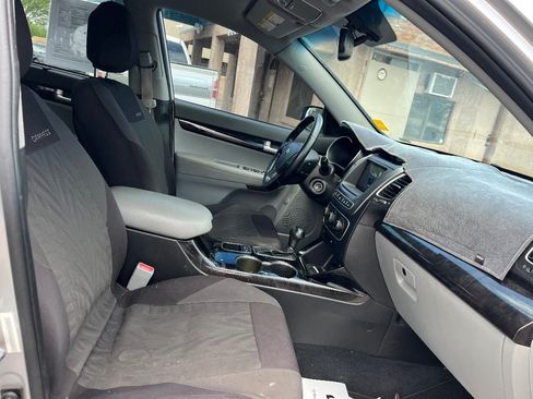 Used 2015 Kia Sorento LX FWD image 17