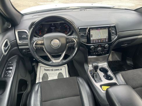 Used 2021 Jeep Grand Cherokee Laredo X AWD/4WD image 16