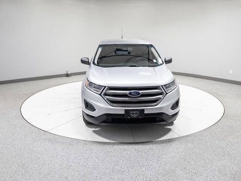 Used 2018 Ford Edge SE image 24