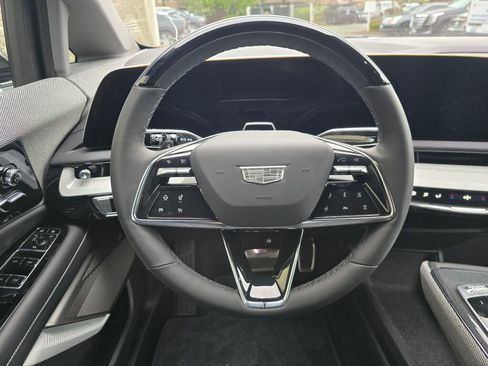 New 2026 Cadillac Optiq Luxury 2 image 20