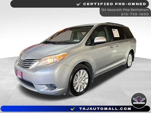 Used 2017 Toyota Sienna LE AWD/4WD image 1